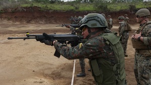 U.S. Marines weapons training with partner nation Guatemalans