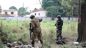 U.S. Army and Guatemalan soldiers practice OPFOR response