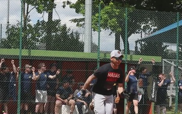 2CR Soldiers play sports during Dragoon Week