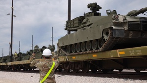 III Armored Corps Conducts Railhead Operations