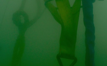 MDSU-1 divers install buoys and anchors around USS Arizona Memorial