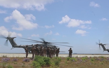 B-Roll: V31 Marines execute EOTG TRAP course