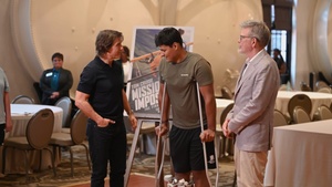 Tom Cruise meets with wounded warriors, Gold Star families and service members from JBSA