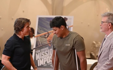 Tom Cruise meets with wounded warriors, Gold Star families and service members from JBSA