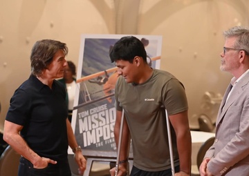Tom Cruise meets with wounded warriors, Gold Star families and service members from JBSA