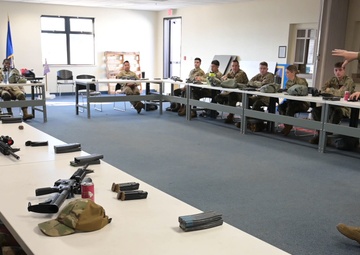 60th SFS trains U.S. Airmen on M-4