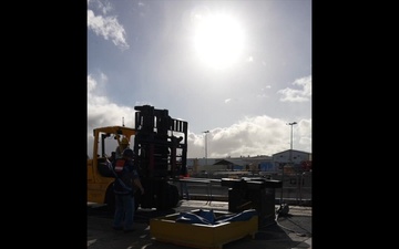 Vertical PHNSYIMF B-Roll - USS Hopper DDG 70