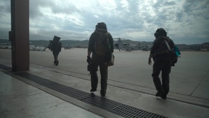 B-Roll: QUART: HMLA-369 Touches Down on USS Harpers Ferry