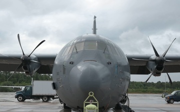 86 AS prepares for flight in inclement weather