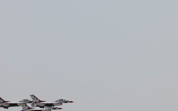 Beale Air &amp; Space Expo 2025 DoD ID Day USAF Thunderbirds Performance