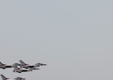 Beale Air &amp; Space Expo 2025 DoD ID Day USAF Thunderbirds Performance