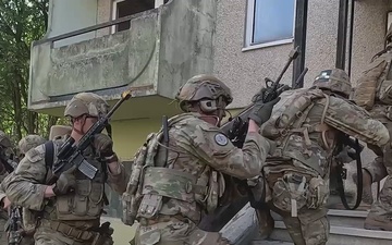 2CR Soldiers conduct Battle Drill Six- enter and clear building