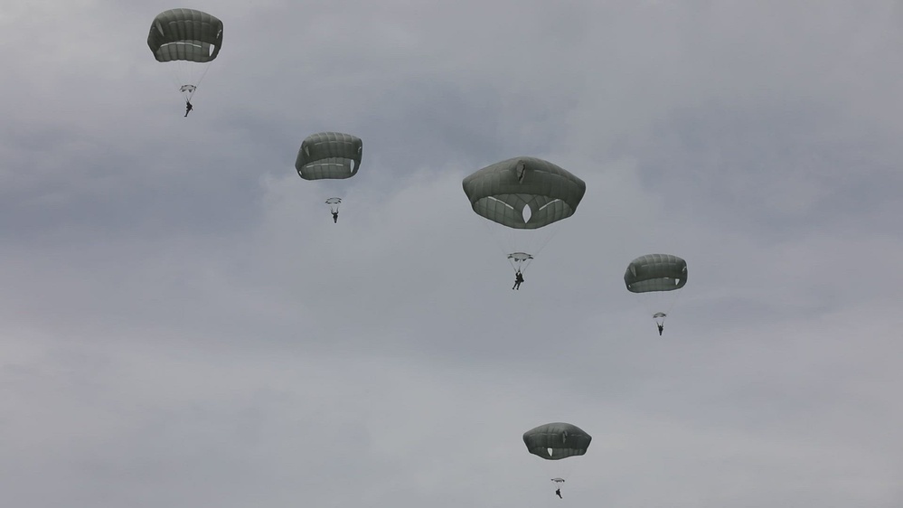 DVIDS - Video - 1-507TH PIR BASIC AIRBORNE COURSE