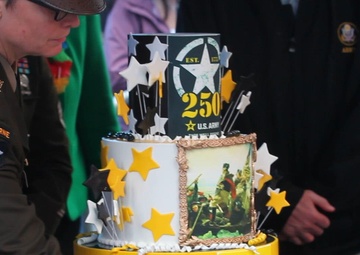 Soldiers Celebrate Army’s 250th Birthday in Times Square
