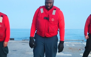 0417-USS-Bulkeley_Flight-Ops