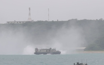 31st MEU | ACVs onload onto USS Rushmore B-Roll