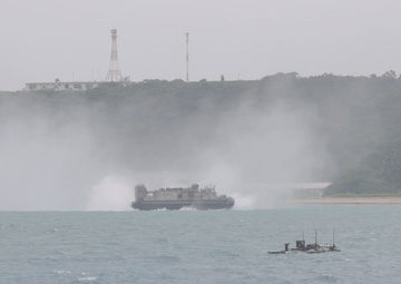 31st MEU | ACVs onload onto USS Rushmore B-Roll