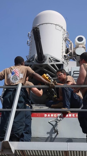USS Cole Sailors train Midshipmen on Aegis