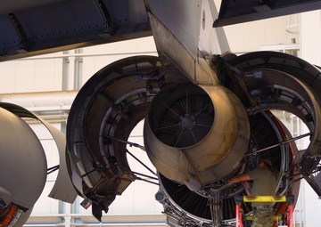860th Aircraft Maintenance Squadron Performs C-17 Repairs