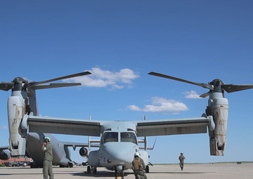 VMM-261 Conducts a Confined Area Landing Flight