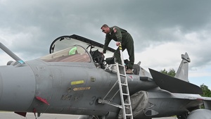 U.S., France fighter jet show-and-tell Atlantic Trident 25