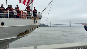 CGC Eagle members pass heaving lines in San Francisco Bay