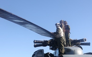 31st MEU | VMM 265 (Rein.) performs aircraft maintenance