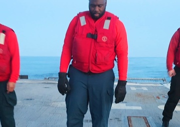 USS Bulkeley (DDG84) underway exercises