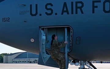 459ARW Refuels 4FW