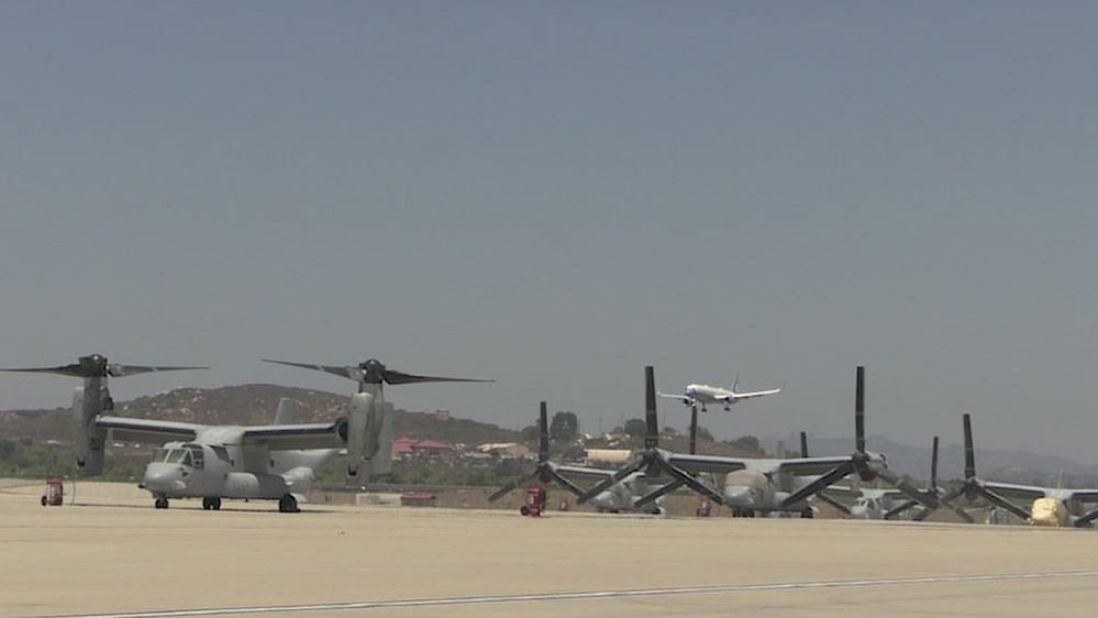 DVIDS - Video - VPOTUS and SLOTUS Arrive at Camp Pendleton