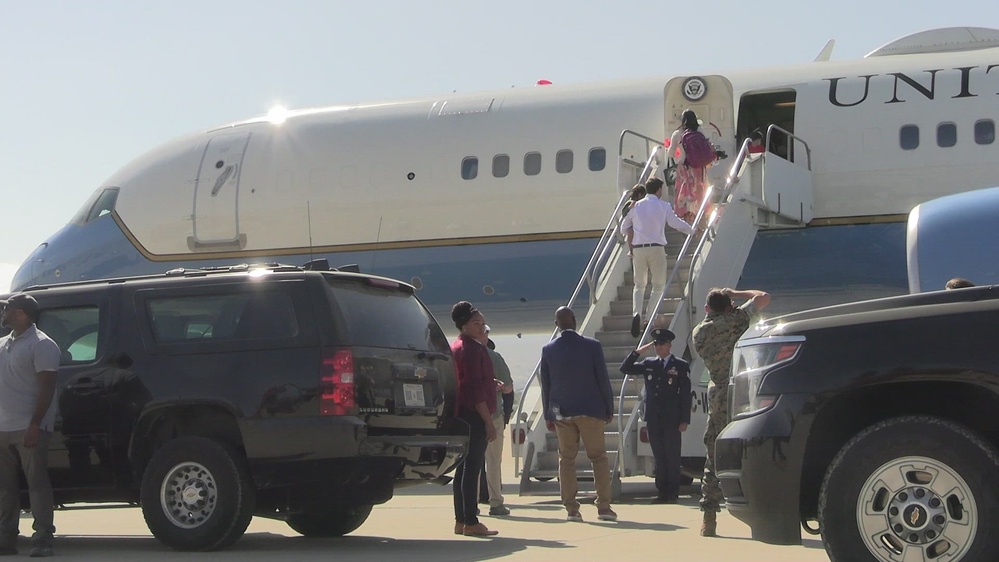 DVIDS - Video - VPOTUS & SLOTUS Depart Camp Pendleton