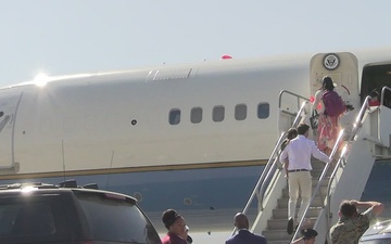 VPOTUS &amp; SLOTUS Depart Camp Pendleton