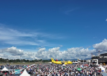 B-Roll - Spectators at F-AIR 2025