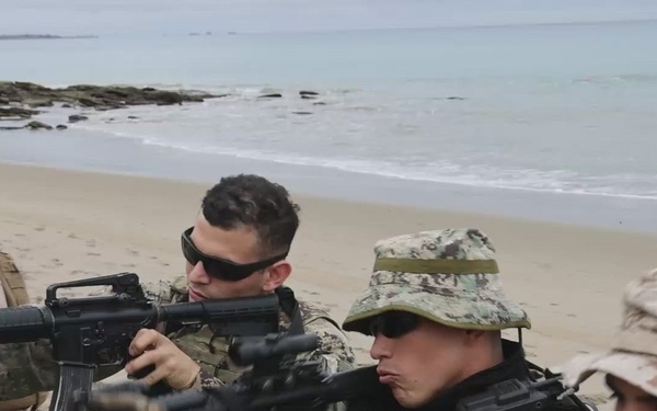 U.S. Marines and Ecuadorian Marine Infantry SMEE