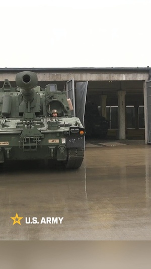 Social 9x16: Task Force Iron - M109A7 Paladin self-propelled howitzer training