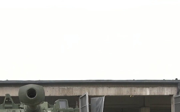 Social 9x16: Task Force Iron - M109A7 Paladin self-propelled howitzer training