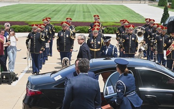 SD Hosts German Minister of Defense
