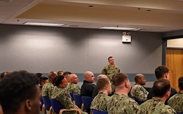 Adm. Stuart B. Munsch visits U.S. VP Squadrons in Iceland
