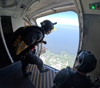 U.S. Army Parachute Team jumps for EAA AirVenture OshKosh