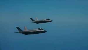 Talisman Sabre 25: USAF KC-46 refuels RAAF F-35s over Australia