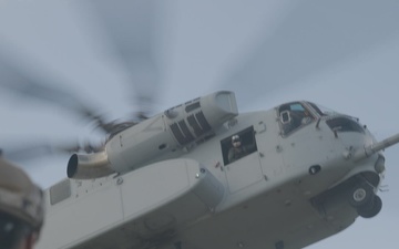 U.S. Marines with HMH-461 and 2nd DSB execute external lifts (B-Roll)