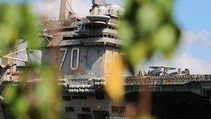 USS Carl Vinson arrives in Pearl Harbor for a scheduled port visit