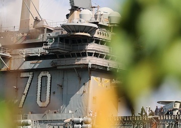 USS Carl Vinson arrives in Pearl Harbor for a scheduled port visit