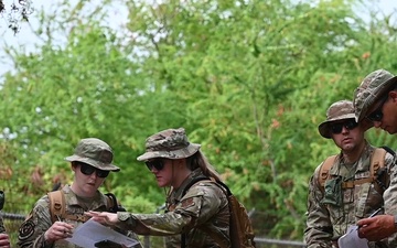 Intelligence Analysts Sharpen Survival Skills