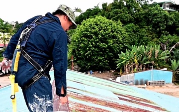 Seabees Paint a Roof in Costa Rica CP25