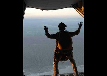 Emerald Warrior 25.2: Air Commandos join partner forces in military free fall