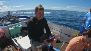 CMCS Samuelson of NMCB 4 Reenlists Underwater