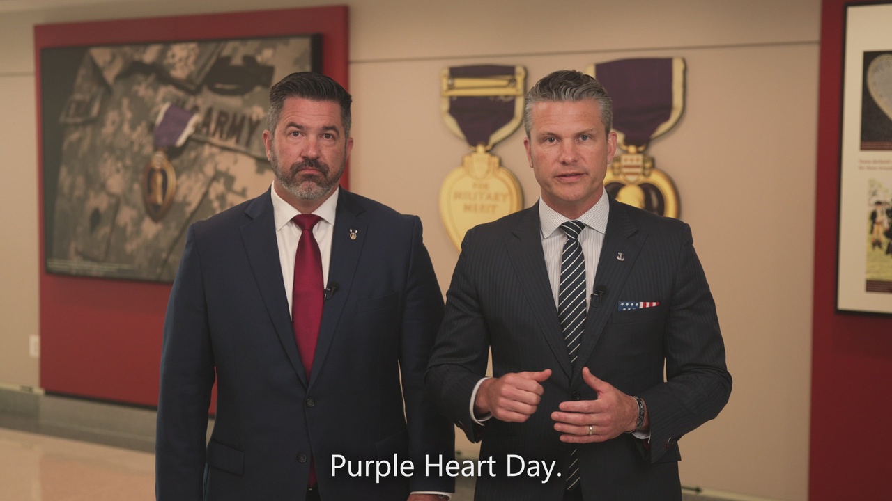 Purple Heart Represents Best Americans, Say DOD Leaders > U.S. Department  of Defense > Defense Department News