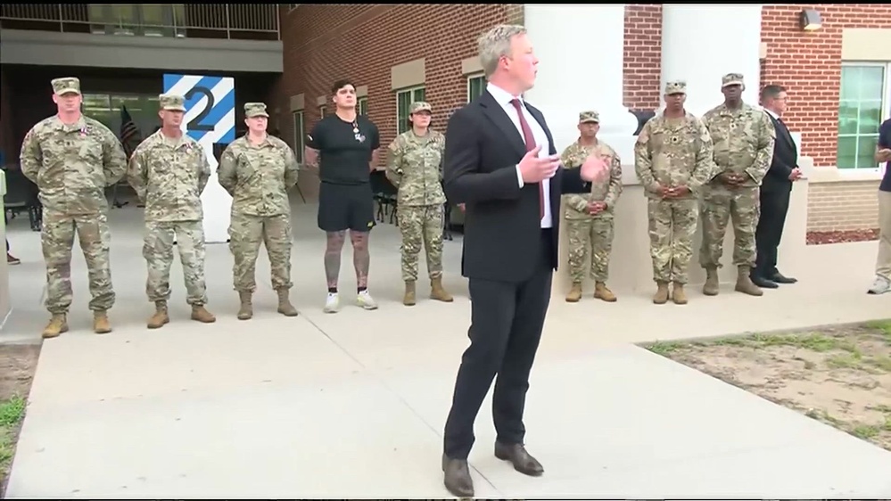 DVIDS - Video - Secretary of the Army recognizes Soldiers’ acts of heroism