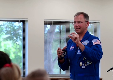 Brig. Gen. Hague Visits Buckley